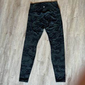 Lululemon camo leggings sz 8